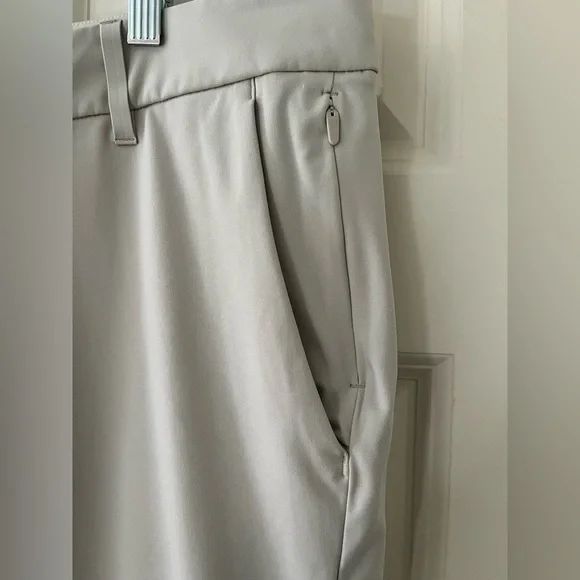 Men Lululemon ABC pants, size 34 x 28 activewear golf trousers business casual